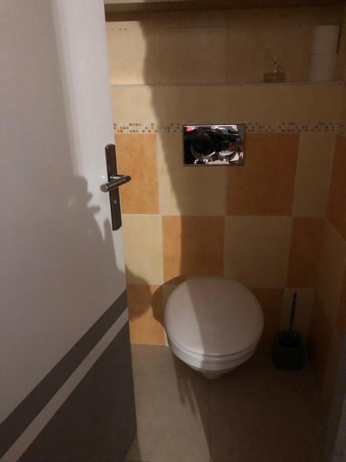 Le Champas Centre Station Lit Queen Size Enchastrayes Экстерьер фото